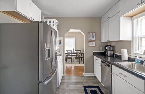 Waveland Park Casa | 1519 46th Street · Cute 2-bedroom / 1 bath house completely remodeled