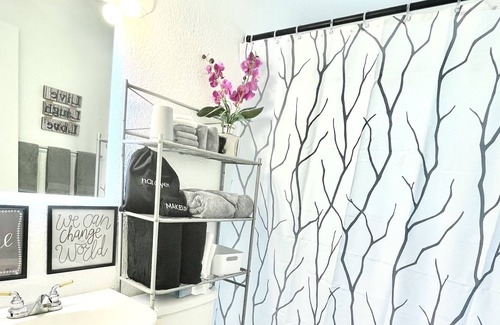 Fort Worth Casa | Cute 2bd with ManCave 7 miles to downtown