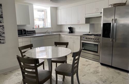 East End Apartamento | Cute 2br apartment in charming Alameda Victorian. Close to Park St.