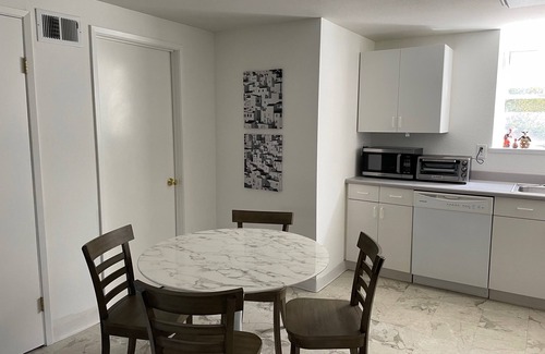 East End Apartamento | Cute 2br apartment in charming Alameda Victorian. Close to Park St.