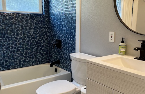 Southeast Casa | Cute 5-BR/2-BA house near Downtown and the Tech Center