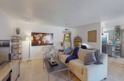 Northeast Heights Condominio | Cute and Comfy in the NE Heights!