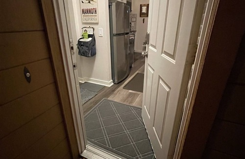 Mammoth Lakes Condominio | Lindo y cómodo estudio + loft, 1. 5 baños