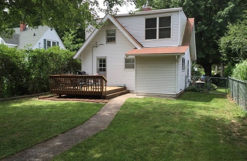 Twain Casa | Hawkeye Football Getaway House