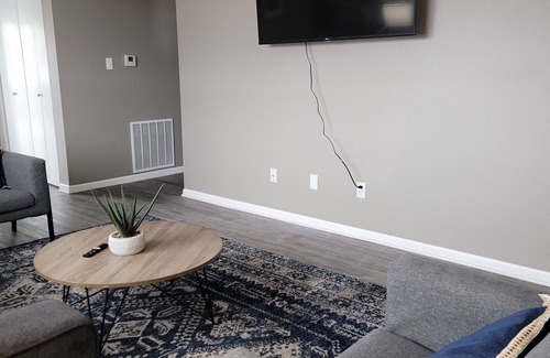 Blue Springs Apartamento | Cute and Cozy Apartment close to several highways
