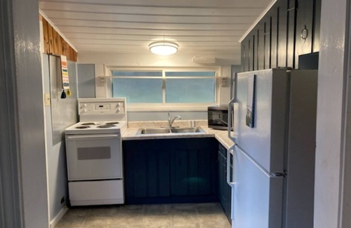 Goshen Cabaña | Cute and cozy lake cottage, next to DAR State Forest