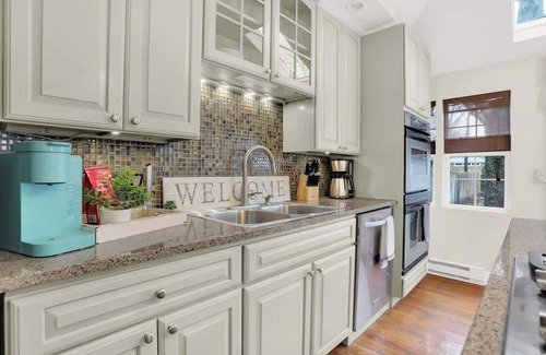 Meridian-Kessler Casa | Cute and Quaint on Carrollton
