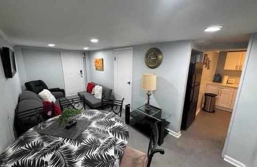 North Bergen Apartamento | Cute apt Jersey Parking spac incl. at20 mins 2NY