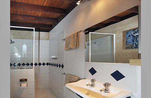 Fremantle Cabaña | Lindo como un botón de 1 habitación cabaña