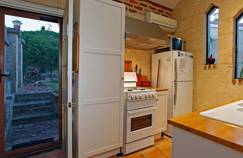 Fremantle Cabaña | Lindo como un botón de 1 habitación cabaña