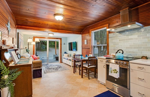 Camano Island Cabaña | Cute cabin in gorgeous setting near the beach with firepit, WiFi, & private w/d