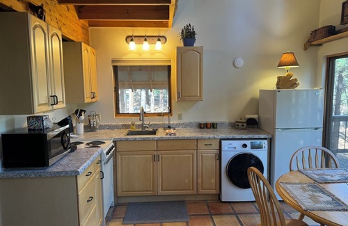 Vallecito Casa | Cute Cabin in the pines 3 minutes from lake a walk to the river and beautiful drive to Durango