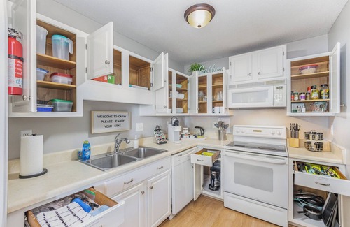 Taylor's Pond Casa | Cute Cary Townhouse cerca de DT Cary, Morrisville y I40