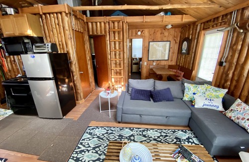 Charlevoix Casa | Cute Charlevoix Cabin