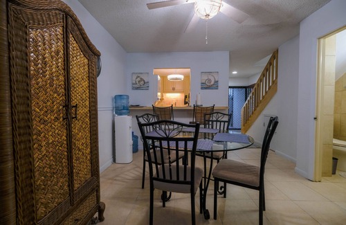 Williams Town Condominio | Cute, Clean, Comfortable Beach Retreat