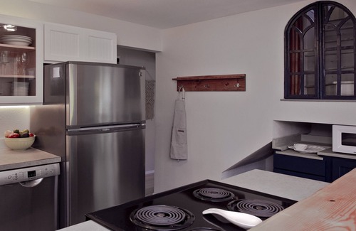 Birch Bay Casa | Cute, comfy, and clean cottage just steps to the beach and C Shop