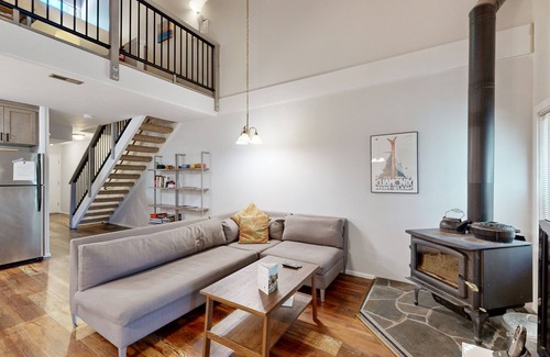 Carnelian Woods Condominio | Lindo condominio con piscina compartida, jacuzzi y tenis!