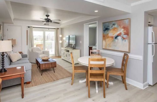 North Litchfield Beach Condominio | Cute Condo with Pool view. Water park is right outside your door!