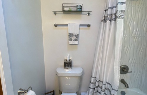 Hot Springs Cabaña | Cute Container Cottage with all amenities of home