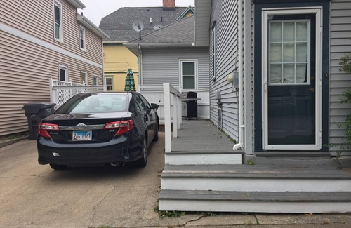 Saint Joseph Casa | Cute Corner Cottage in Downtown St. Joseph