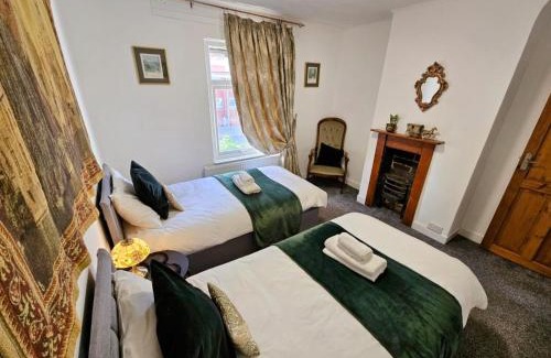 Runnymede Apartamento | Cute Cottage in Egham Heathrow- 7 Guests 3 bedrooms