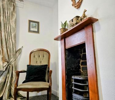 Runnymede Apartamento | Cute Cottage in Egham Heathrow- 7 Guests 3 bedrooms