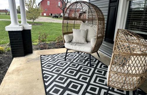 Luray Casa | Cute Cottage on Working Farm for Farmstay Glamping Getaways to Virginia - Perfect for Animal Lovers