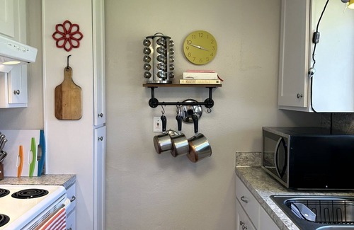 Southeast Eugene Casa | Cute & Cozy 2-Bedroom in SE Eugene