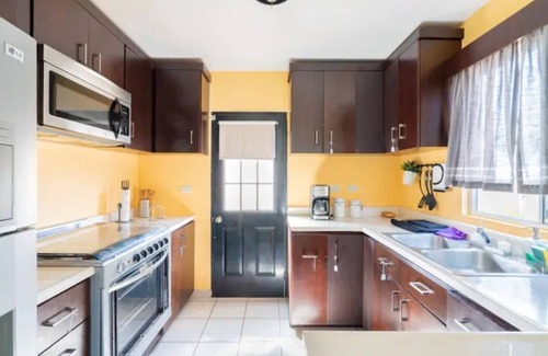 Zona Centro Casa | Cute, cozy, and relaxing home near the beach in Ensenada! No club noise!