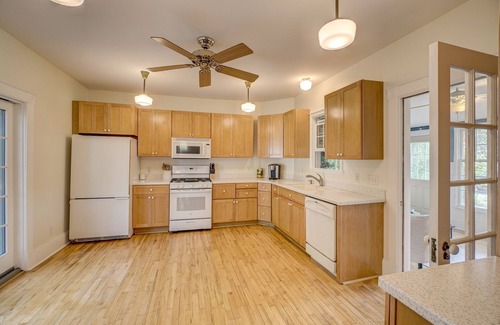 Stillwater Casa | Cute & cozy home within a 10 minute walk to Downtown Stillwater!