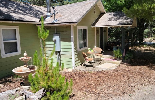 Julian Cabina | Cute & Cozy! Julian Mt. cabin. Hiking, wineries, brewery. All season getaway.