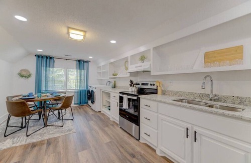 Columbia Apartamento | Cute Double-Suite Columbian Apartment Home!