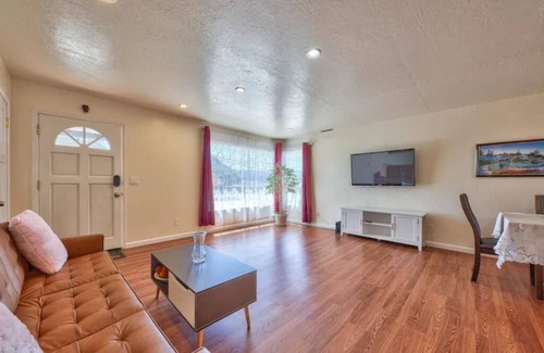 Seaside Casa | Cute Entire House Three Bedroom Near Monterey