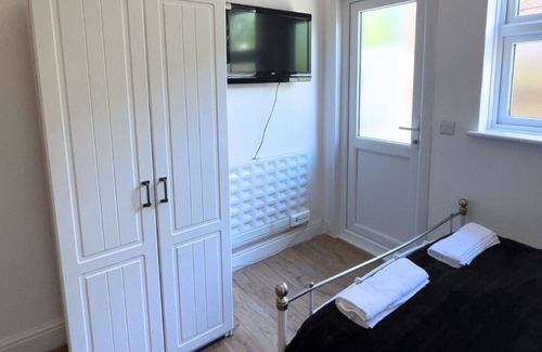 Hoe Street Apartamento | Cute Garden Studio with private entrance, 5-min walk to tube (Victoria line)