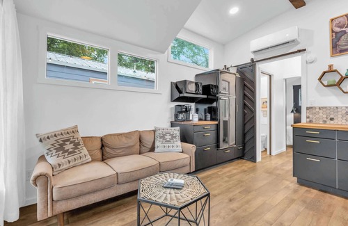 Greenville Cabina | Cute Getaway on River - 6 Minutes to Greenville