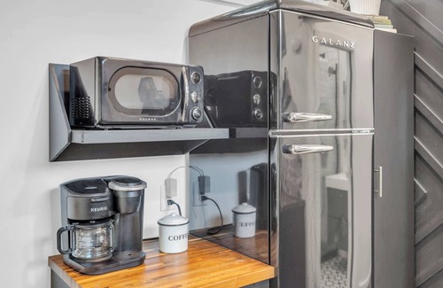 Greenville Cabina | Cute Getaway on River - 6 Minutes to Greenville