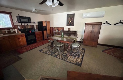 Pueblo Cabaña | Cute Guest House on Beautiful Historic Property