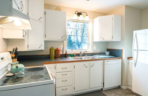 Sturgis Apartamento | Cute home in Sturgis City Limits