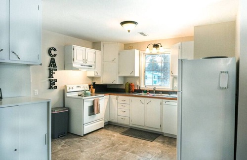 Sturgis Apartamento | Cute home in Sturgis City Limits