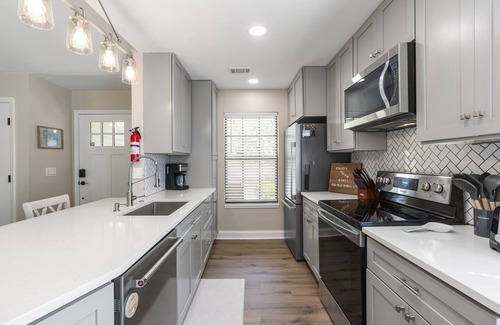 Port Royal Casa | Cute Home w/ Fenced Yard + Bikes, Beach Pass & EV Charger, 10 Mins to Everything