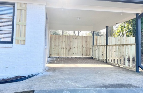Dacula Casa | Cute Little 4Br/2bath Farmhouse - Corp Housing welcome!