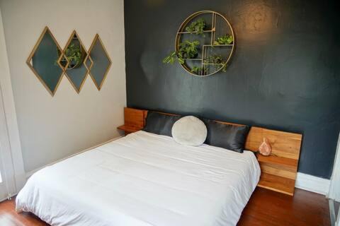 St. Louis Apartamento | Cute Neighborhood Rainbow Apt