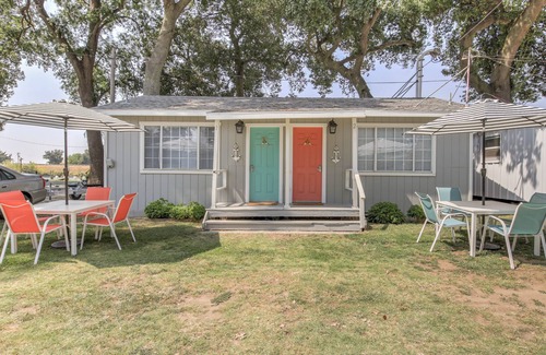 Walnut Grove Cabaña | Cute One Bedroom Cottage along the Sacramento River