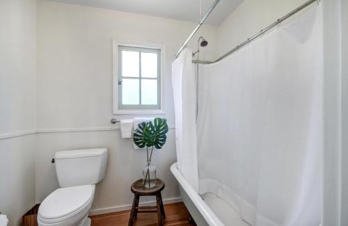 Sonoma Casa | Cute One Room Bungalow In Sonoma- Includes Wine Tasting Passport