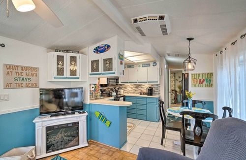El Jobean Cabaña | Cute Port Charlotte Home w/ Resort Amenities!