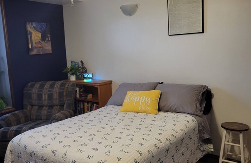 Forest City Apartamento | Cute & quiet studio apartment downtown Forest City!