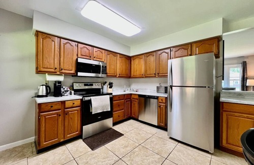 Middletown Casa | Cute Ranch home Middletown, OH