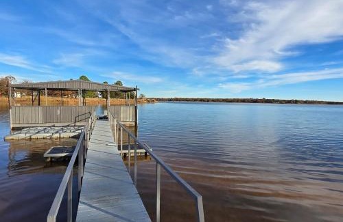 Shawnee Casa | Cute Shawnee Twin Lakes home sleeps 10&has it all!