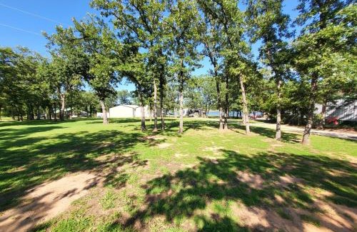 Shawnee Casa | Cute Shawnee Twin Lakes home sleeps 10&has it all!