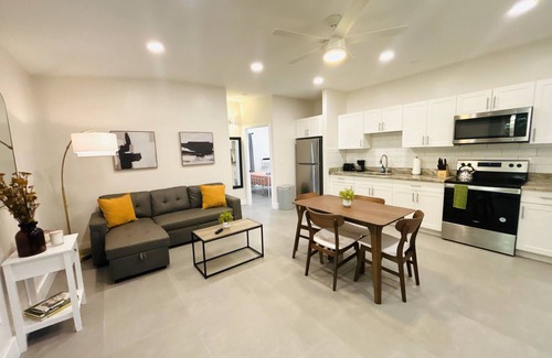 Lake Ridge Cabaña | Cute & Spacious 2BR/2Bath Home in FLL w/ Patio